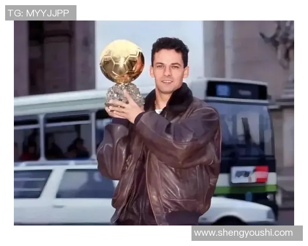 足球明星获奖瞬间真实呈现背后的故事与荣耀时刻